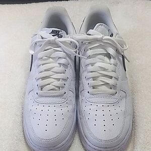 Pre- owned Men Nike Air Force 1 Size 9